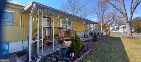 16 Buckeye Ln, Carlisle, PA 17015