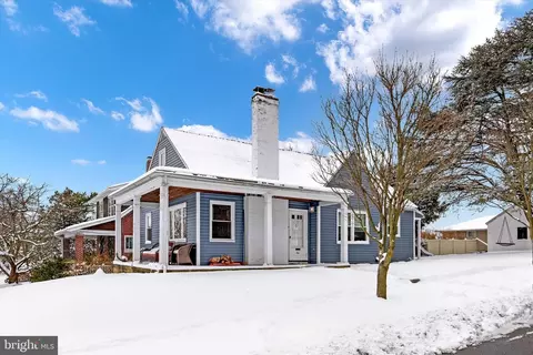 60 N 8th St, Lemoyne, PA 17043