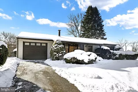 1007 W Lisburn Rd, Mechanicsburg, PA 17055