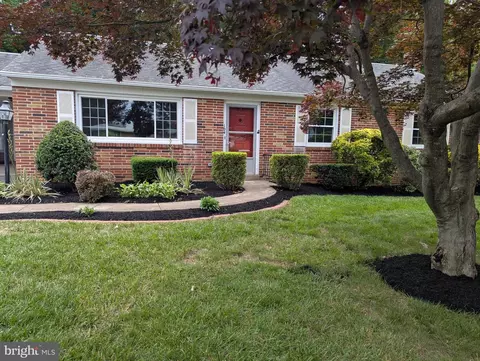 104 S George St, Mechanicsburg, PA 17055