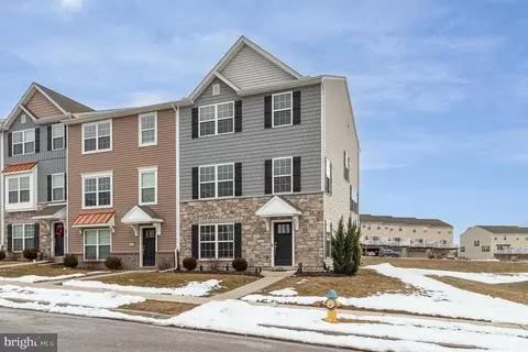 5100 Laurel Valley Ln, Enola, PA 17025