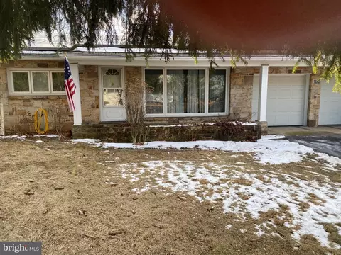 1838 Sterretts Gap Ave, Carlisle, PA 17013