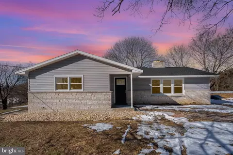 670 Mohawk Rd, Newville, PA 17241