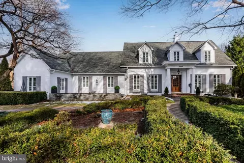 833 Walnut Ln, Carlisle, PA 17013