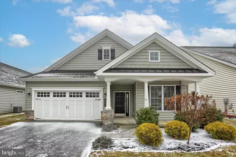 431 General Dr, Mechanicsburg, PA 17050