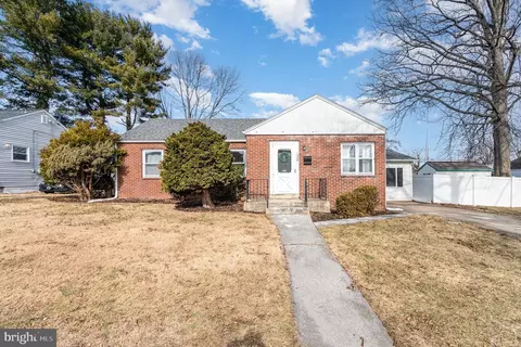 1320 Carlisle Rd, Camp Hill, PA 17011