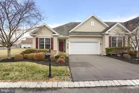 138 Congress Dr, Mechanicsburg, PA 17050