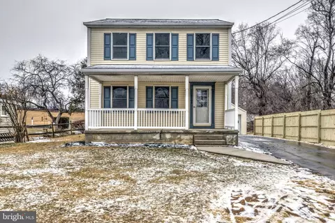 1109 Rebecca St, Carlisle, PA 17013