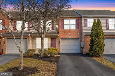 1222 Cross Creek Dr, Mechanicsburg, PA 17050
