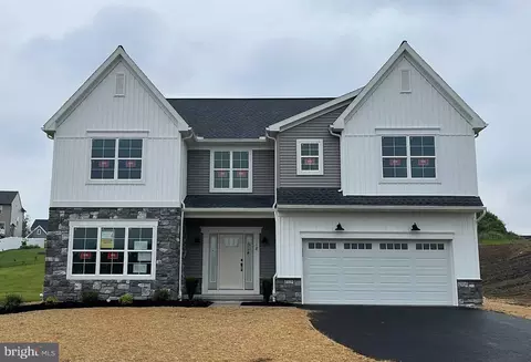 118 Blue Mountain Blvd, Carlisle, PA 17013