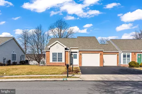 32 Round Ridge Rd, Mechanicsburg, PA 17055
