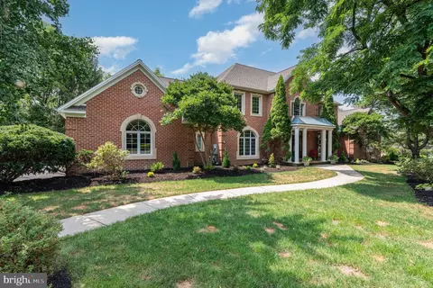 10 Sand Pine Ct, Mechanicsburg, PA 17050