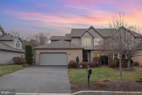 514 Bridgeview Dr, Lemoyne, PA 17043