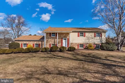 641 Adams Rd, Carlisle, PA 17015