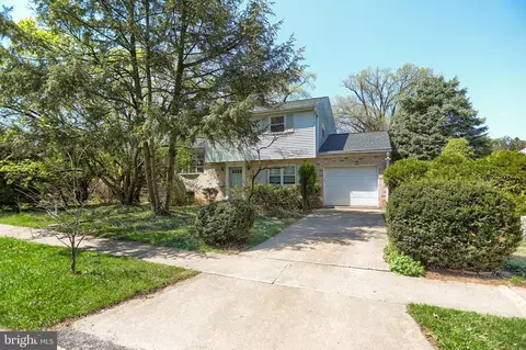4803 Charles Rd, Mechanicsburg, PA 17050