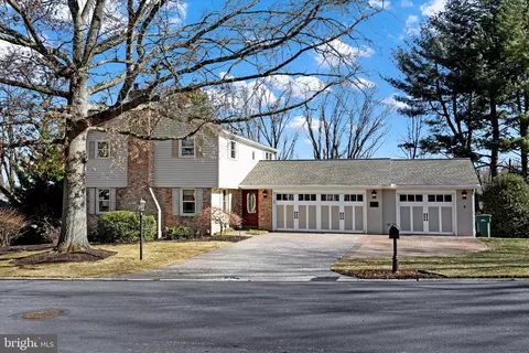 926 Willcliff Dr, Mechanicsburg, PA 17050