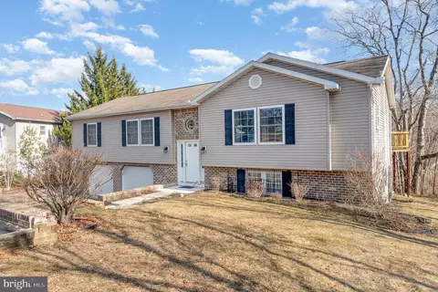 50 Clearview Dr, Carlisle, PA 17013