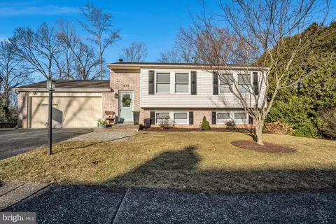 857 Mandy Ln, Camp Hill, PA 17011
