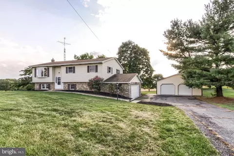1141 Easy Rd, Carlisle, PA 17015