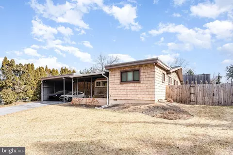 445 Fairway Dr, Camp Hill, PA 17011