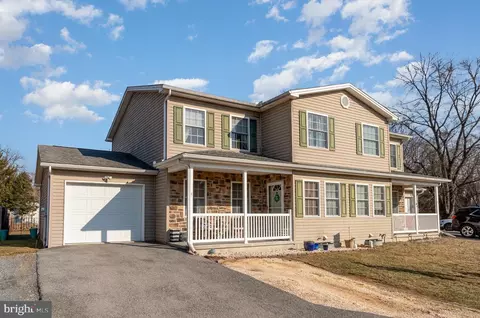 3 Pine Ln, Carlisle, PA 17015