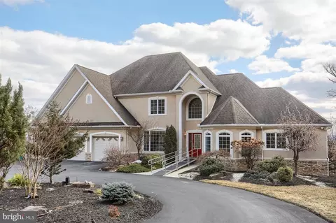 507 Leeward Ln, Enola, PA 17025