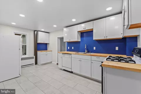 12 E Locust St, Mechanicsburg, PA 17055