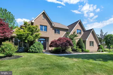 10 E Harmon Dr, Carlisle, PA 17015