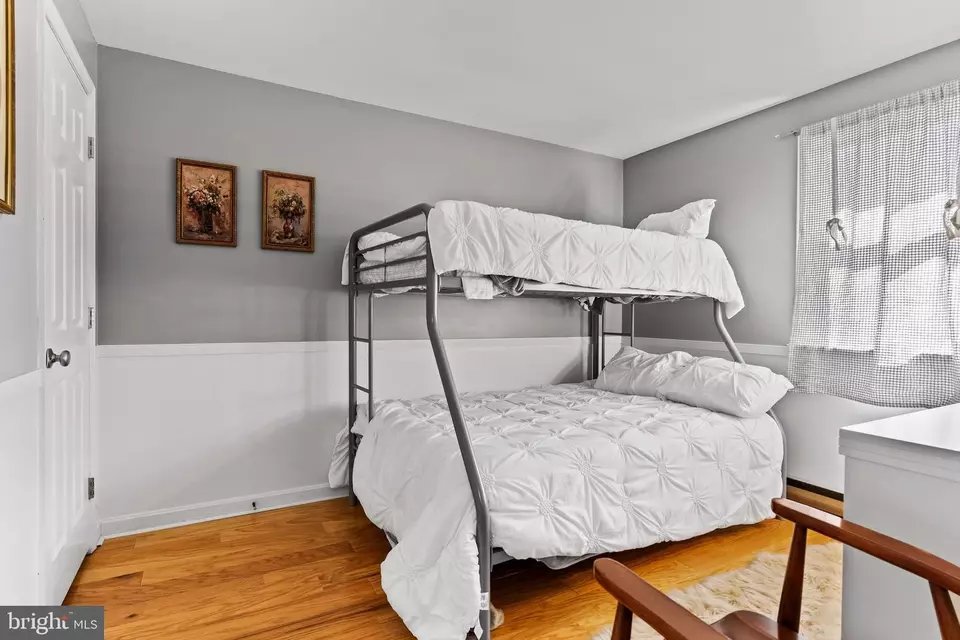 Bedroom - 627 Gates Ln, Enola, PA 17025 photo 4 of 5