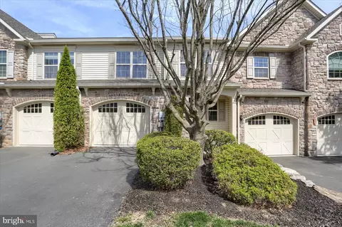 486 Nursery Dr S, Mechanicsburg, PA 17055