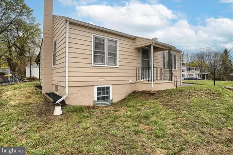 4 Birch St, Enola, PA 17025