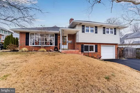 135 N 21st St, Camp Hill, PA 17011