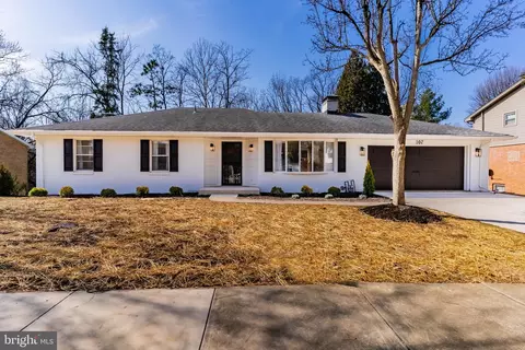 107 Parkview Rd, New Cumberland, PA 17070