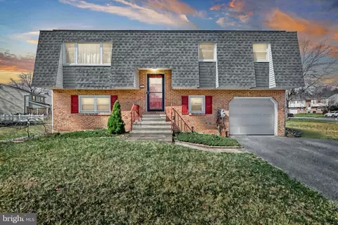 821 N Arch St, Mechanicsburg, PA 17055