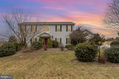 4 Lennon Ln, Carlisle, PA 17015