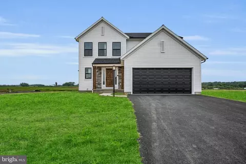 11 Family Dr, Carlisle, PA 17013