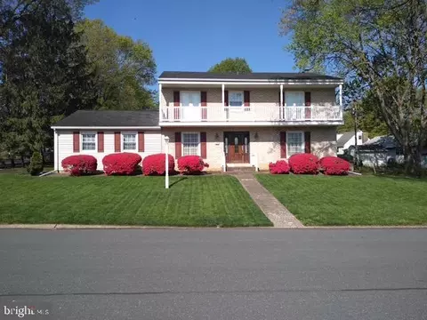 608 Penn Ayr Rd, Camp Hill, PA 17011