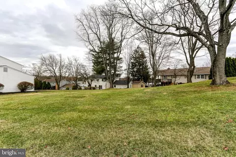 144 Cricket Ln, Camp Hill, PA 17011
