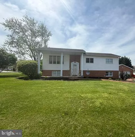 13 Roger Ave, Shippensburg, PA 17257