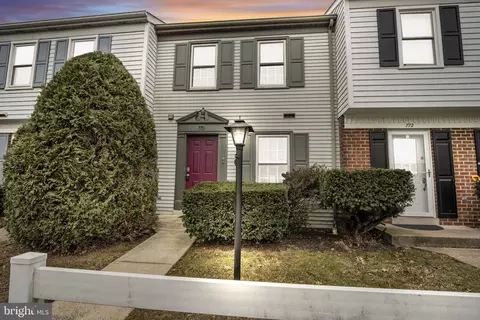 770 Allenview Dr, Mechanicsburg, PA 17055