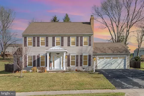 876 Hawthorne Ave, Mechanicsburg, PA 17055