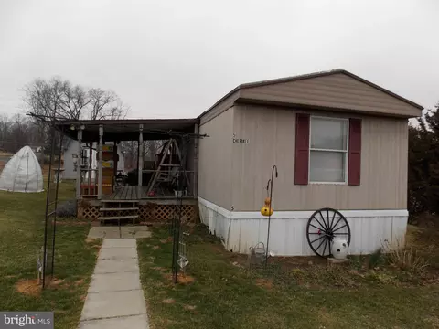 5 Cherokee Dr, Shippensburg, PA 17257
