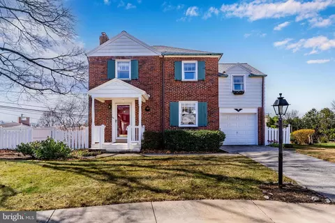 26 Circle Pl, Camp Hill, PA 17011