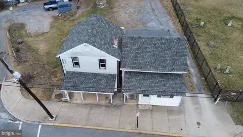 121 N Queen St, Shippensburg, PA 17257