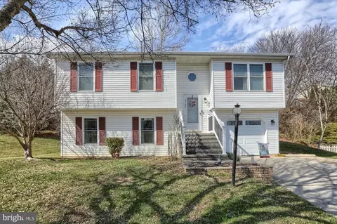 6106 Locust Ln, Mechanicsburg, PA 17050