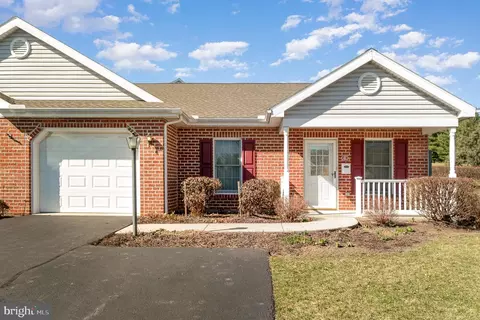 41 Blue Mountain Vis, Mechanicsburg, PA 17050