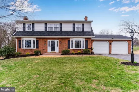 150 Sunset Dr, Carlisle, PA 17013