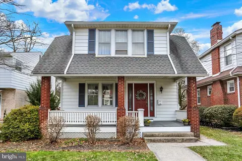 208 S 15th St, Camp Hill, PA 17011