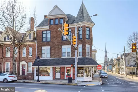 100 E King St, Shippensburg, PA 17257