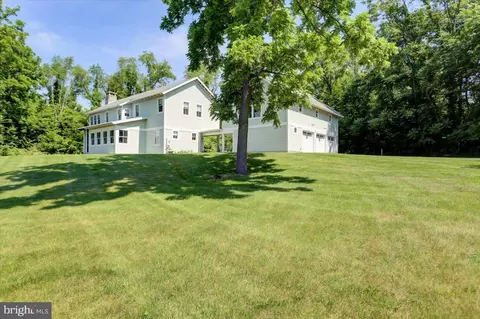 7 Katie Ln, Carlisle, PA 17015